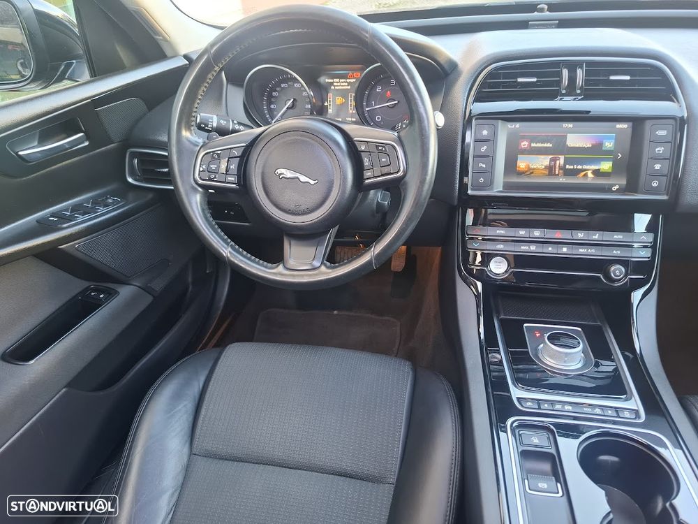 Jaguar XE 2.0 D Prestige Aut. - 10