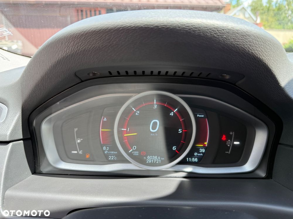 Volvo XC 70 D4 AWD Momentum - 26