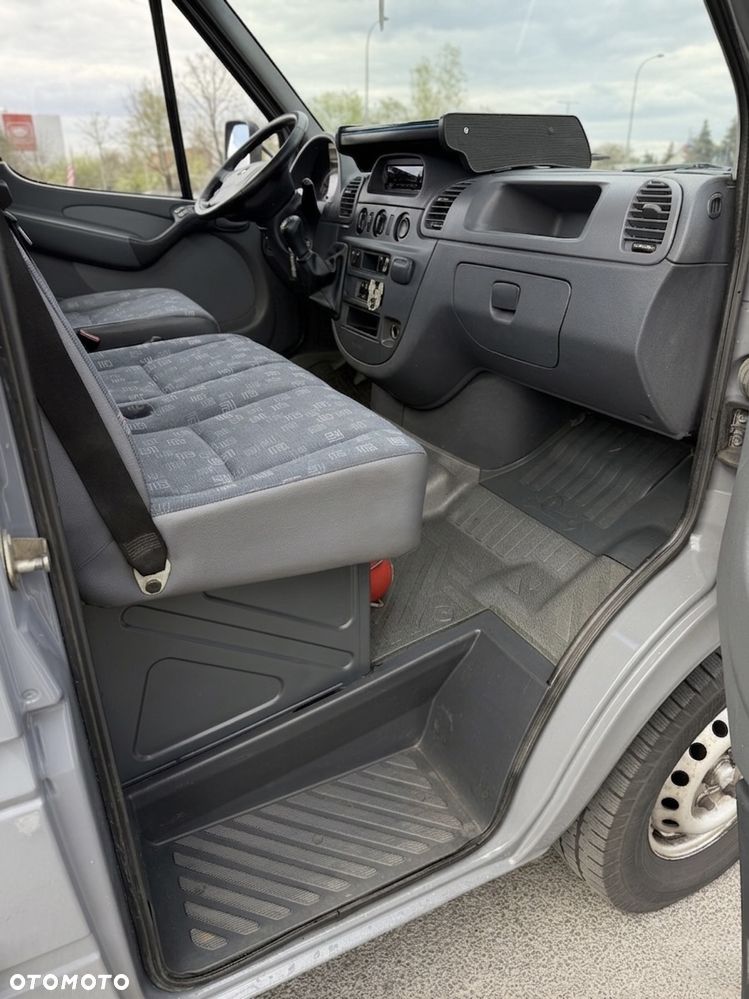 Mercedes-Benz Sprinter - 13