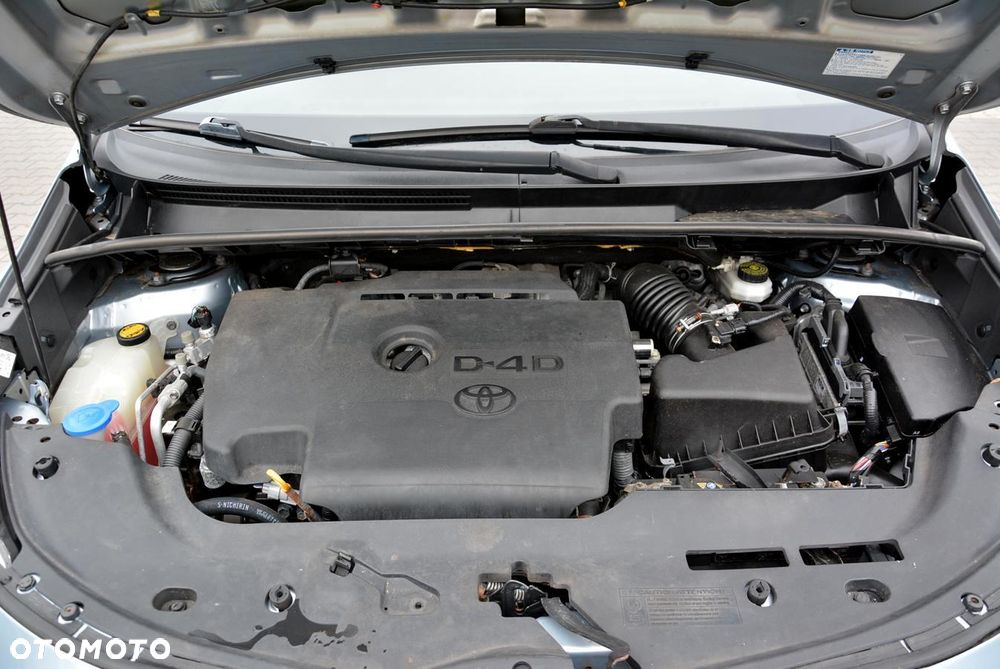 Toyota Verso 2.0 D-4D Premium - 24