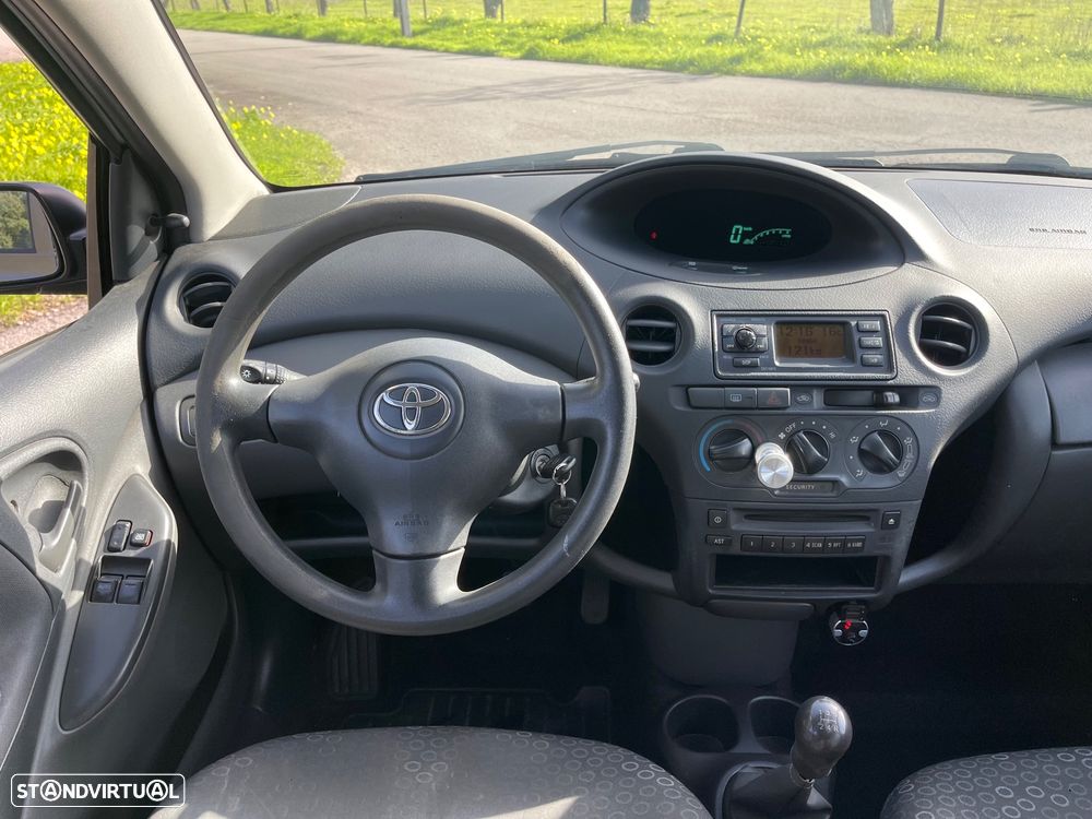 Toyota Yaris 1.0 Sol - 15