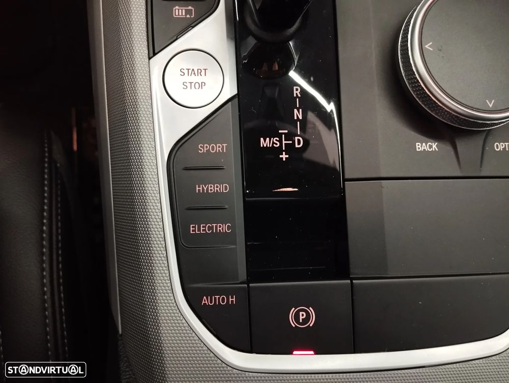 BMW 320 e Auto - 38
