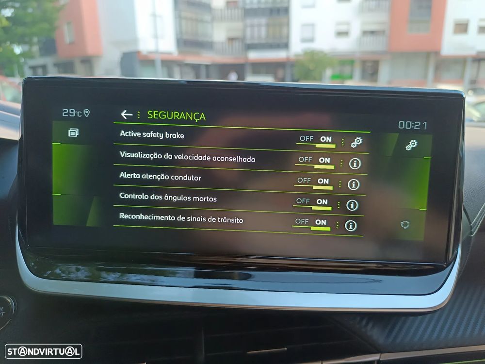Peugeot 2008 PureTech 130 EAT8 GT - 46