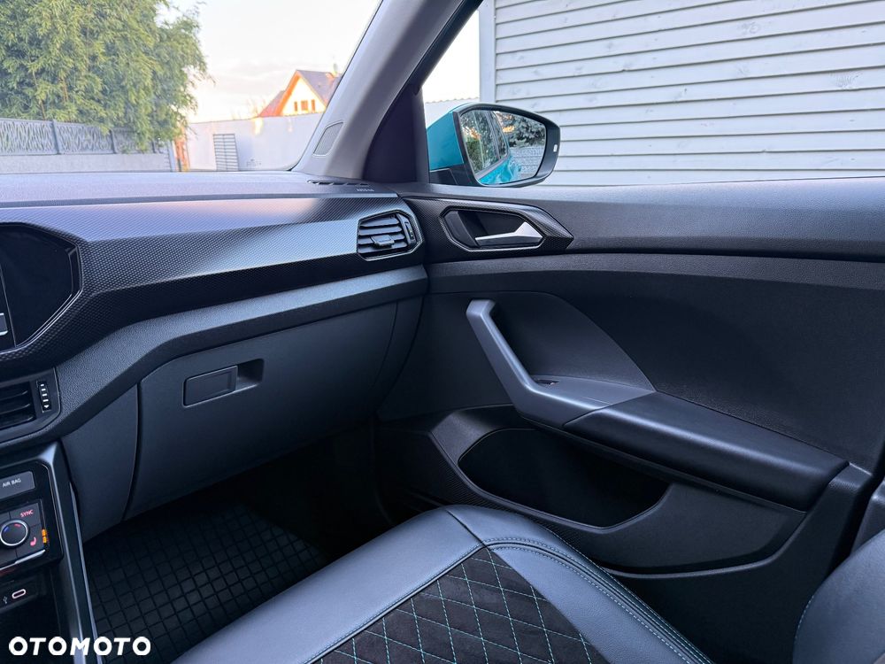 Volkswagen T-Cross - 33