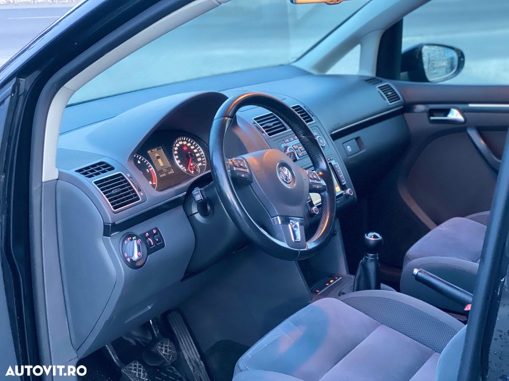 Volkswagen Touran 2.0TDI Highline - 6