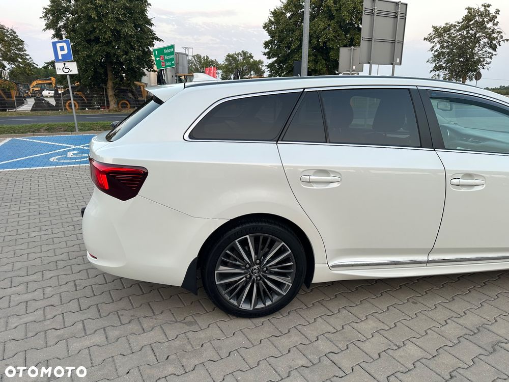 Toyota Avensis Touring Sports 1.8 Comfort - 10