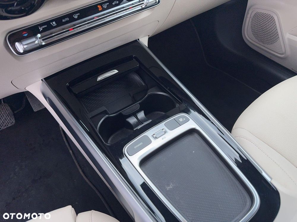 Mercedes-Benz GLB - 14