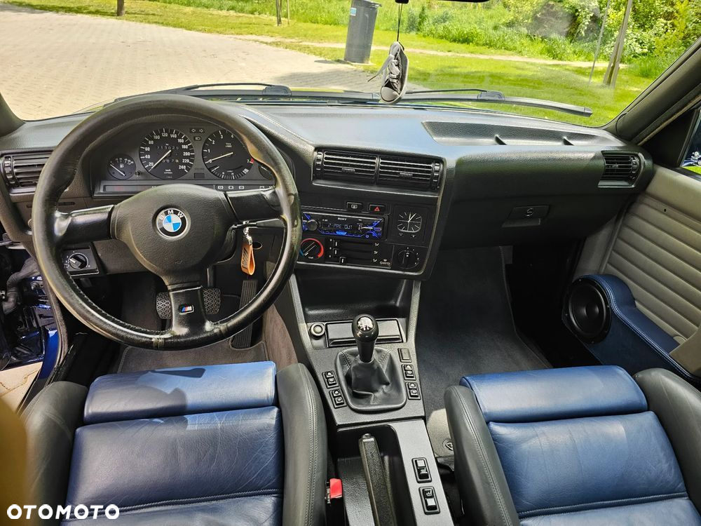 BMW Seria 3 320i - 33
