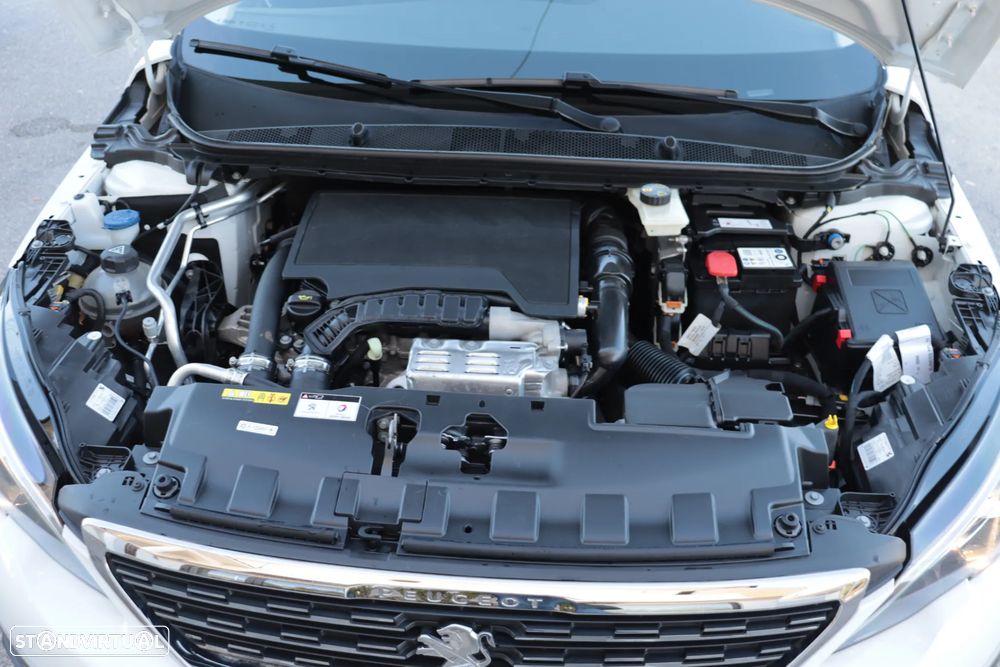 Peugeot 308 1.2 PureTech Allure Pack EAT8 - 29
