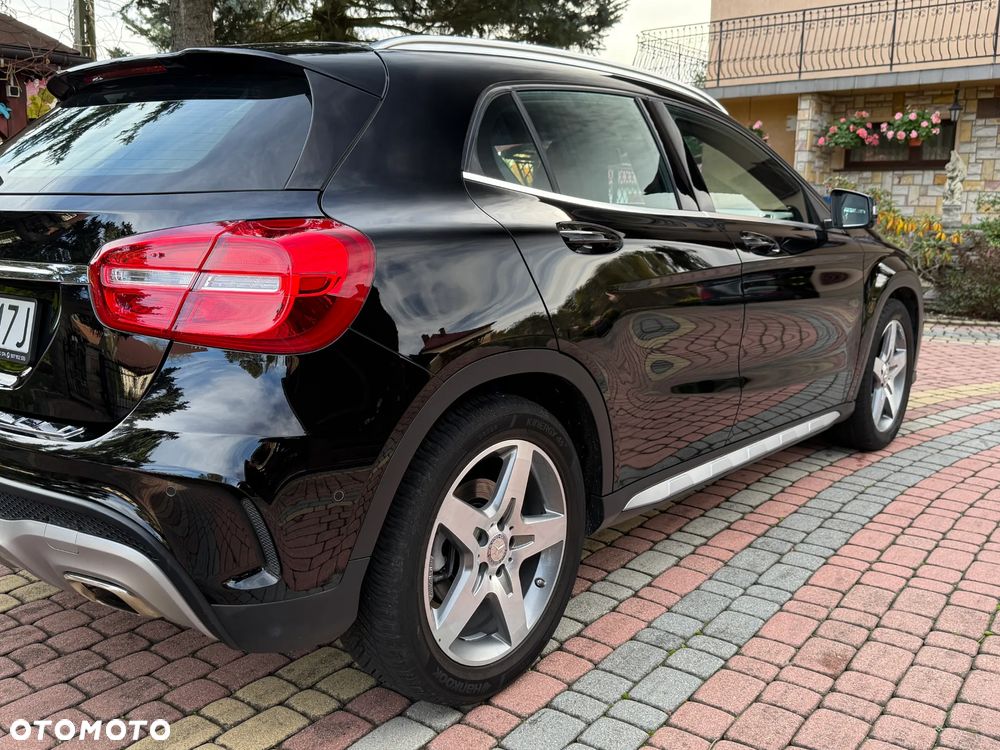 Mercedes-Benz GLA 200 AMG Line - 8