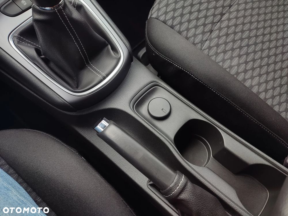 Opel Astra 1.4 Turbo Business - 37