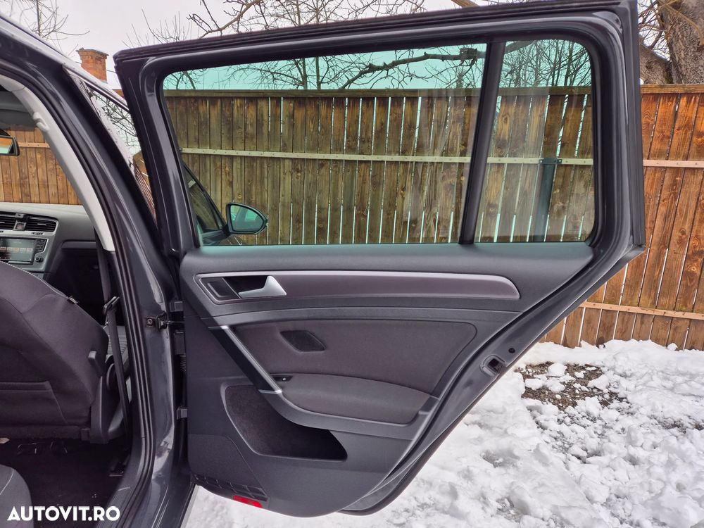 Volkswagen Golf 1.6 TDI 4Motion BlueMotion Technology Lounge - 30