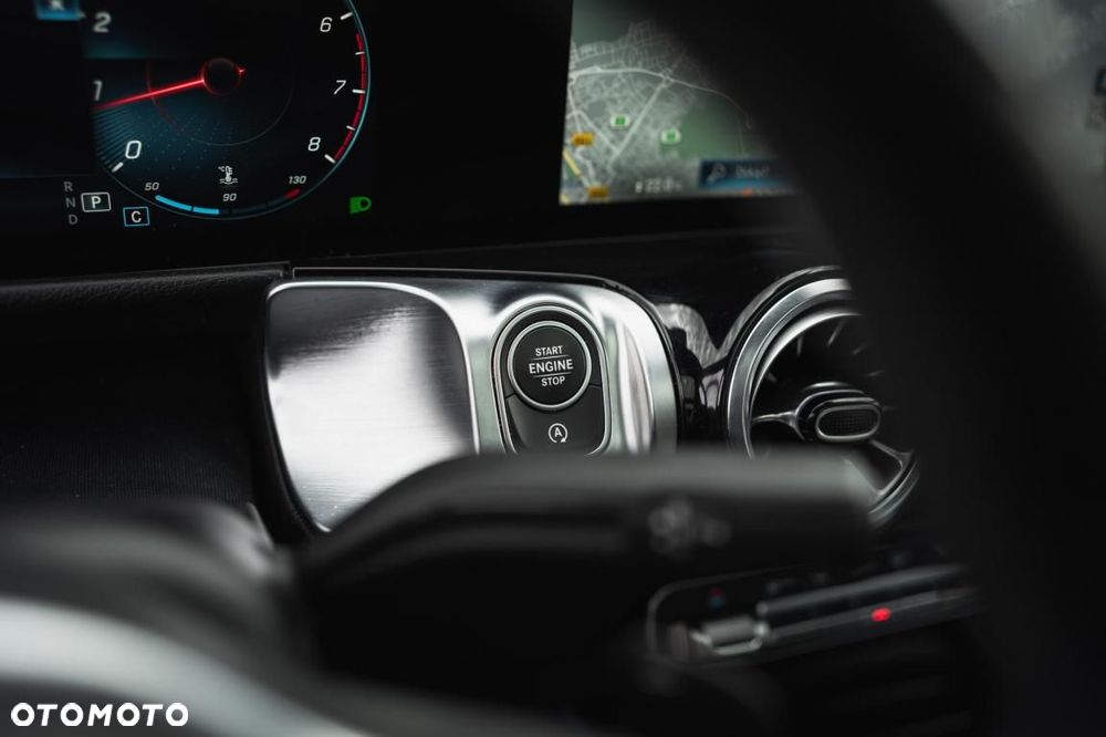 Mercedes-Benz GLB - 23