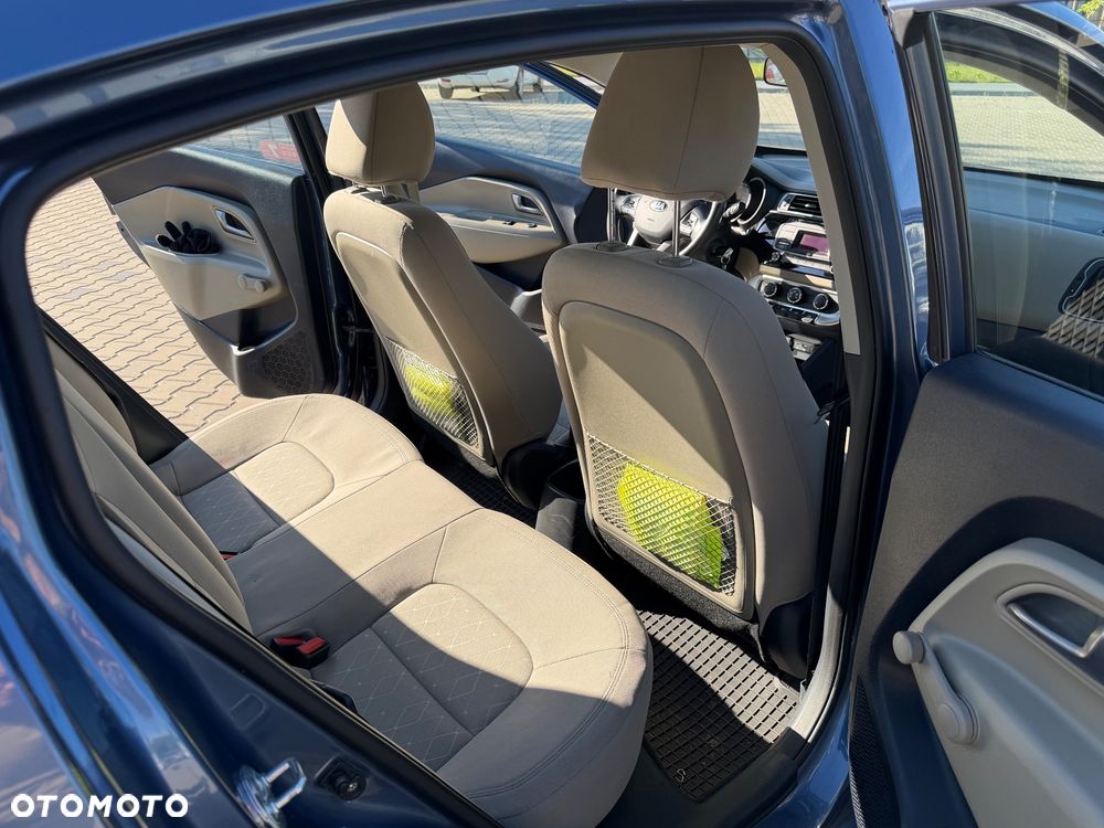 Kia Rio 1.4 M - 10