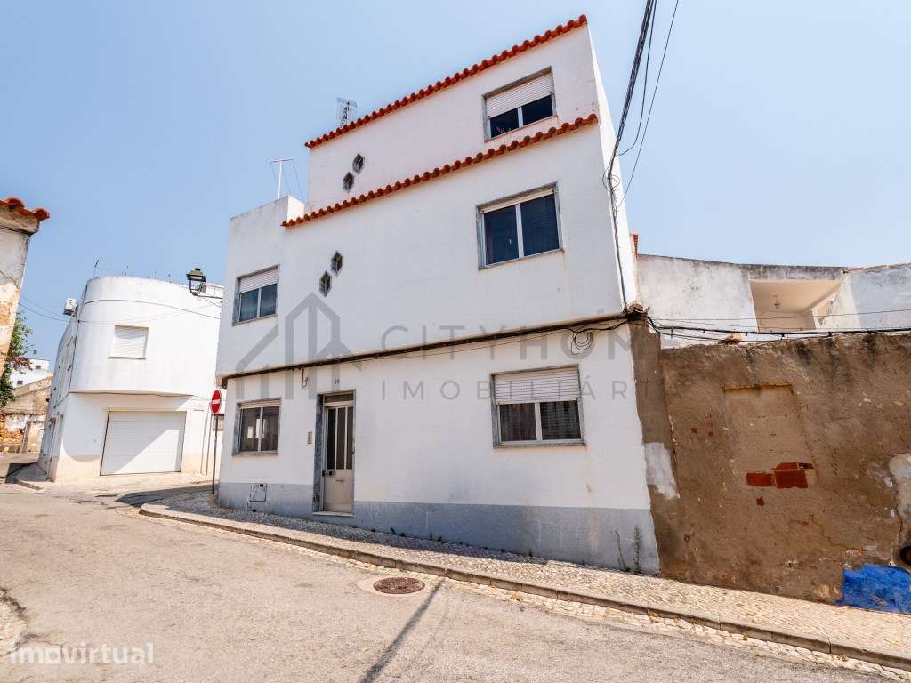 Moradia T2+1 com terraço no Centro de Lagoa - Grande imagem: 2/25