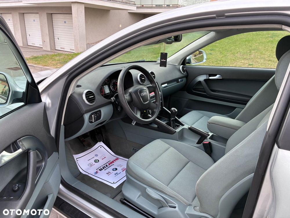 Audi A3 3-drzwiowe 1.6 Attraction - 7