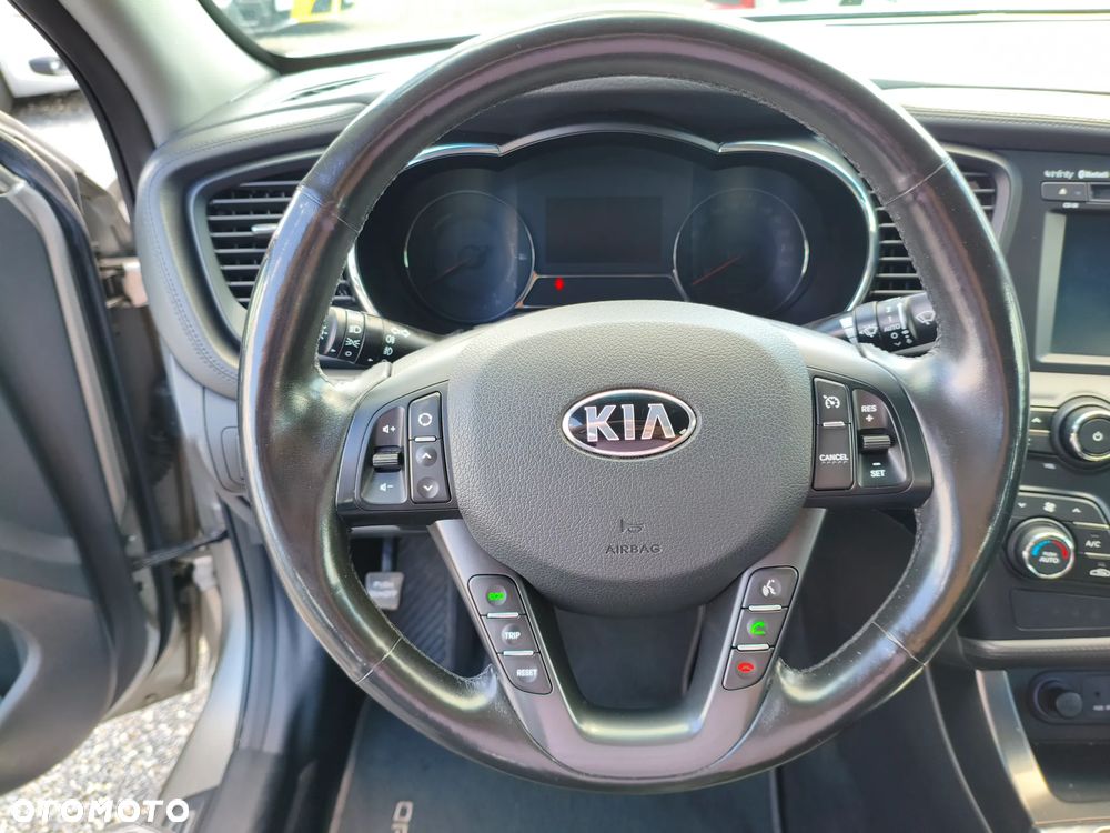 Kia Optima - 32