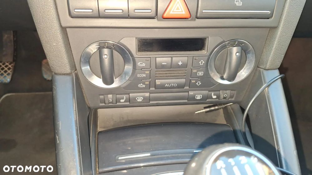 Audi A3 Sportback 1.8 TFSI Ambiente - 12