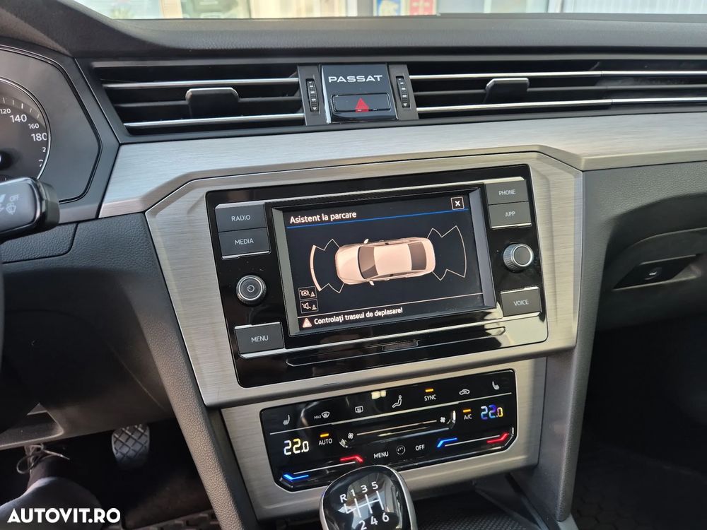 Volkswagen Passat 1.5 TSI ACT Advance - 18