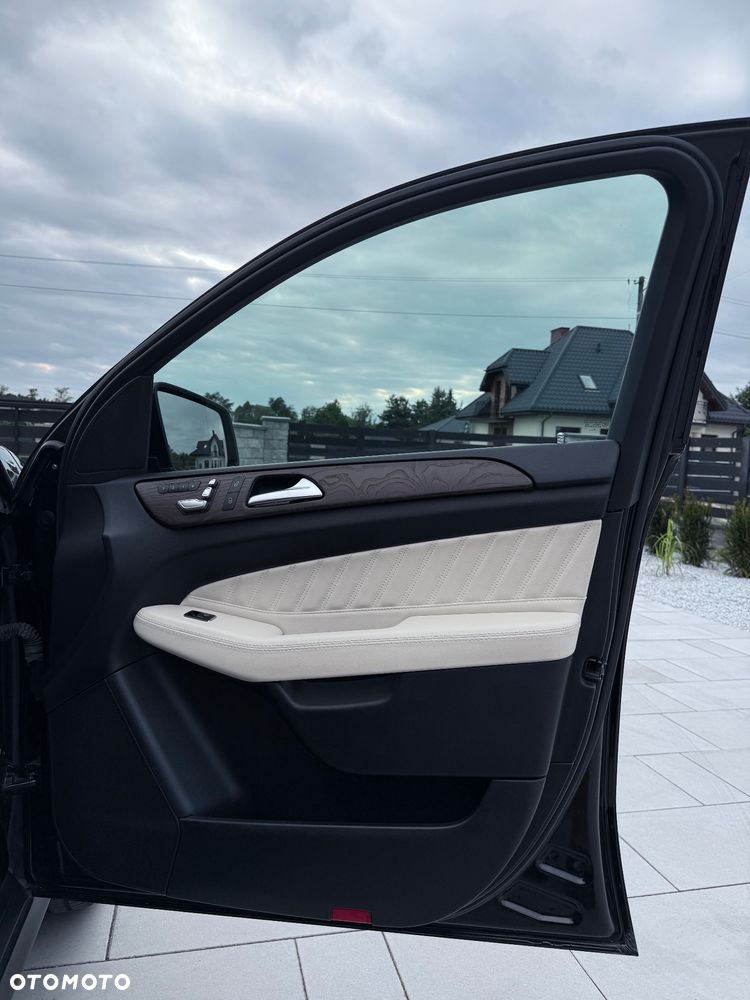Mercedes-Benz GLE - 12
