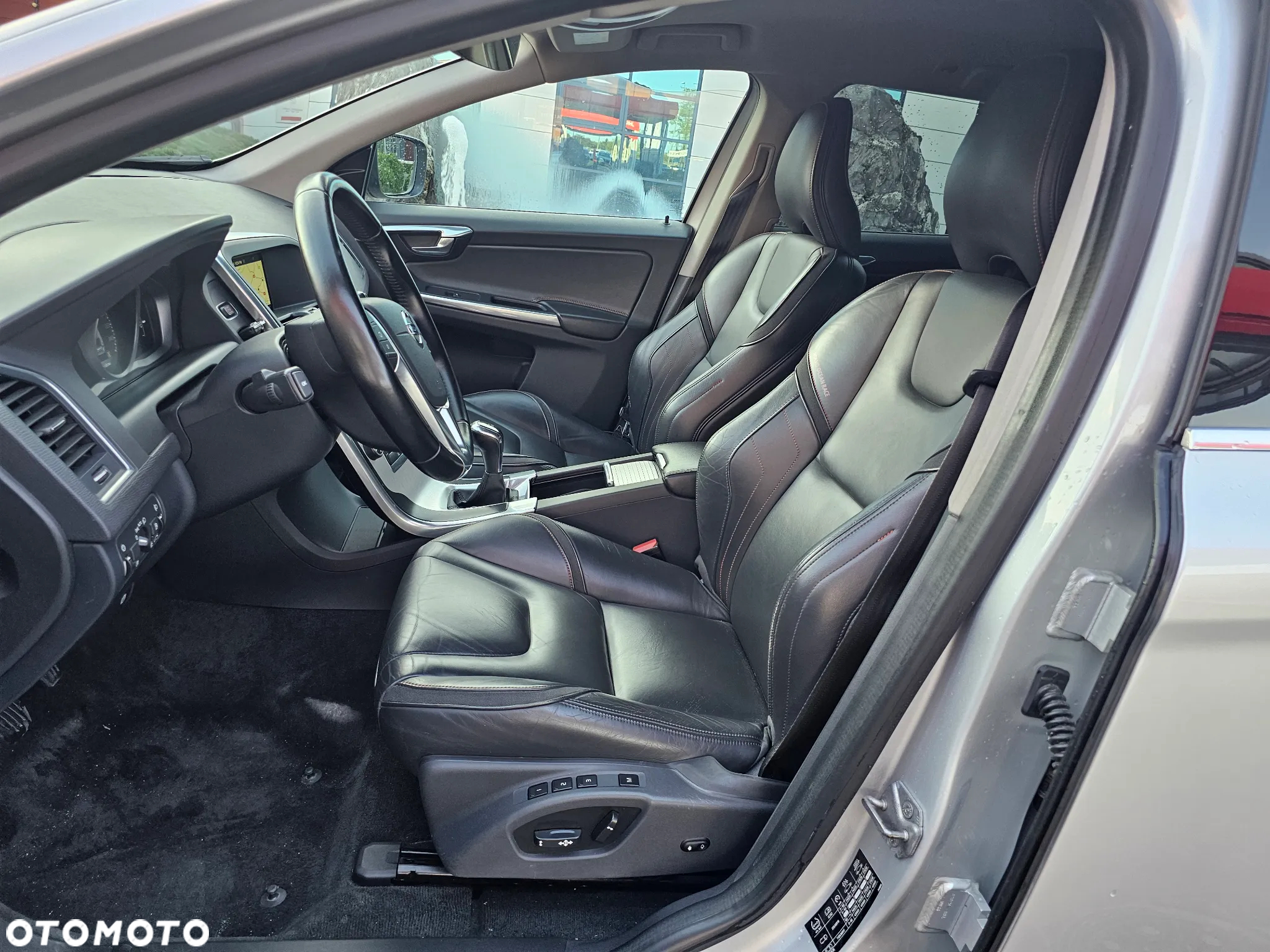 Volvo XC 60 D3 Drive-E Ocean Race - 32
