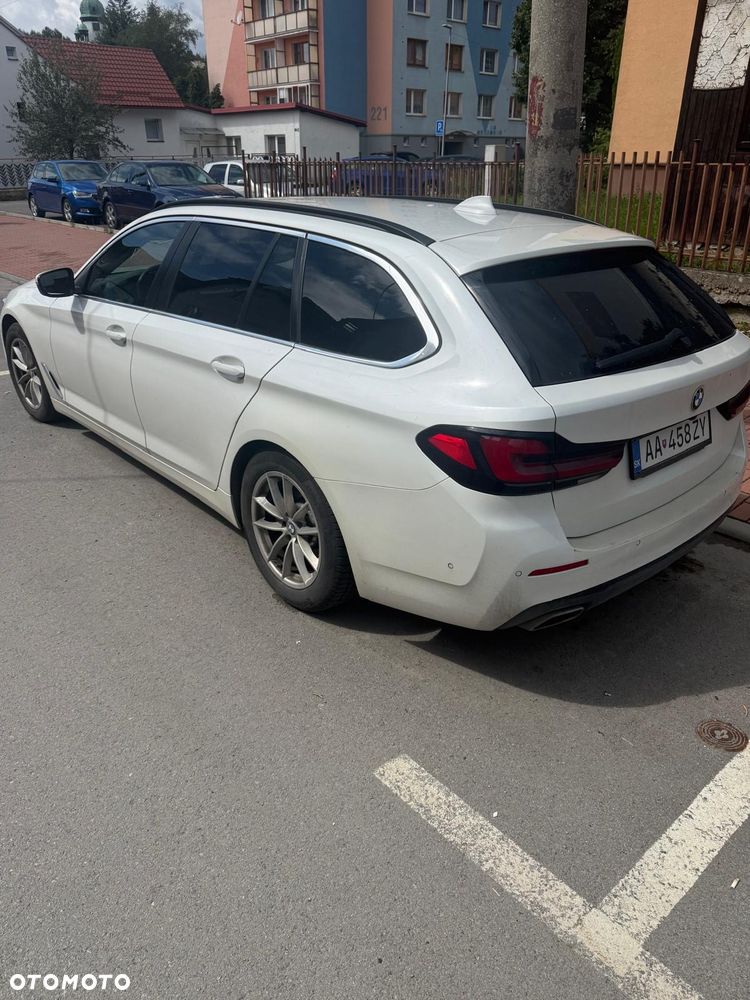 BMW Seria 5 530d xDrive mHEV - 4