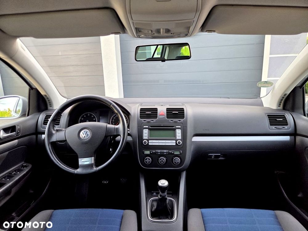 Volkswagen Golf - 29