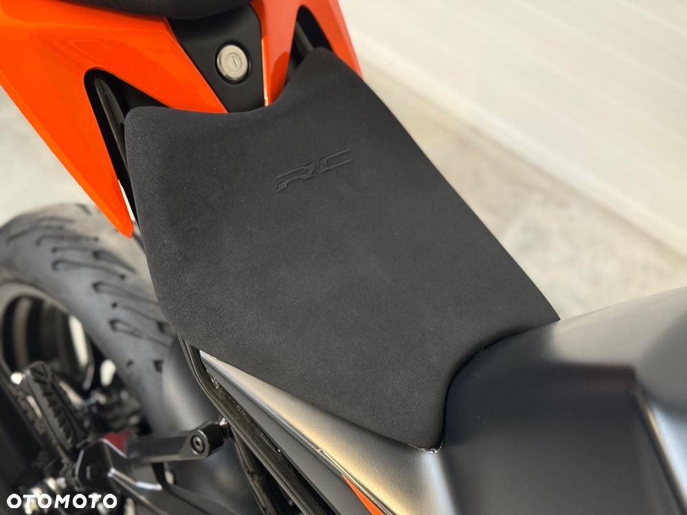 KTM RC 125 - 18