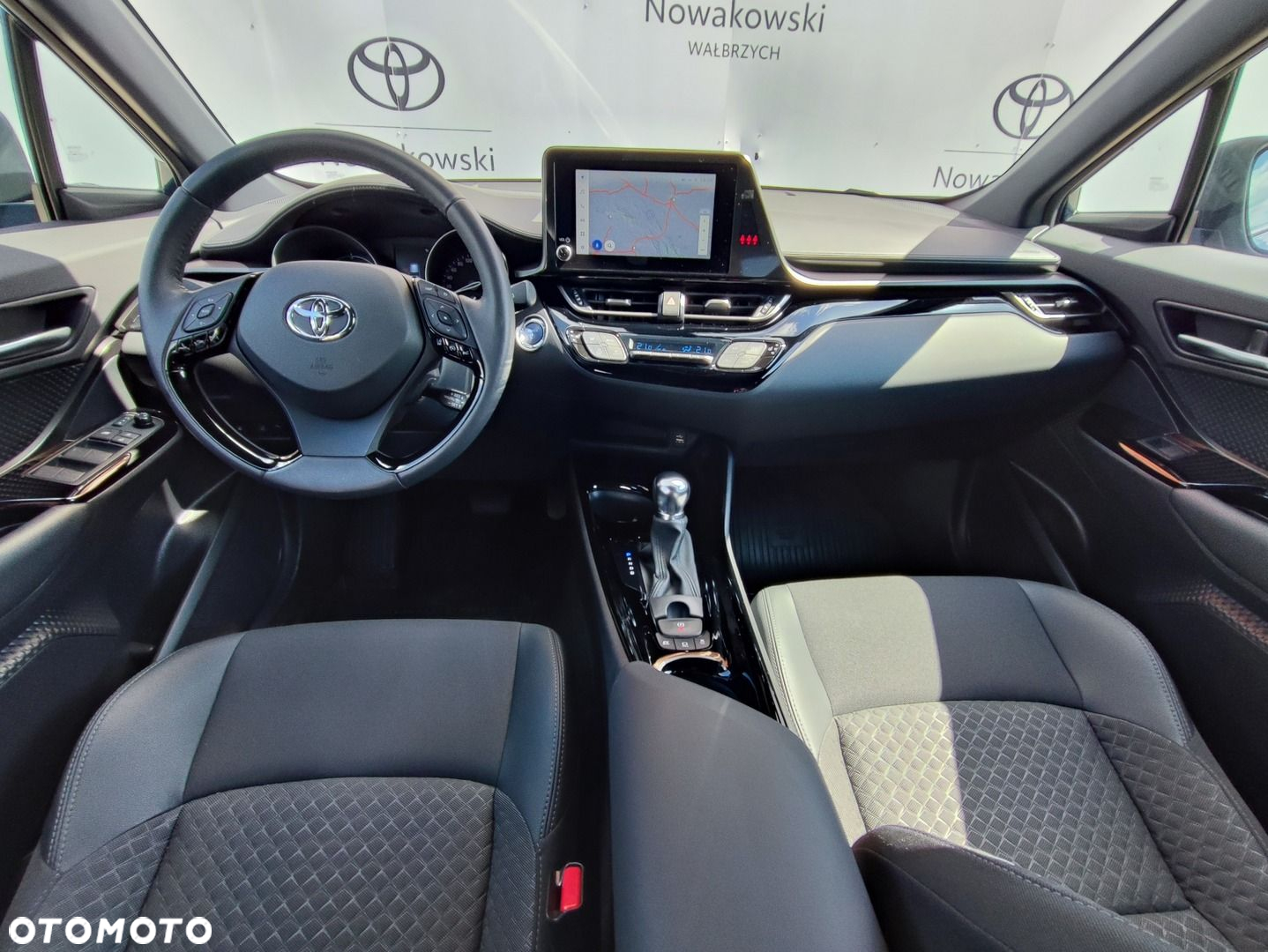 Toyota C-HR - 11