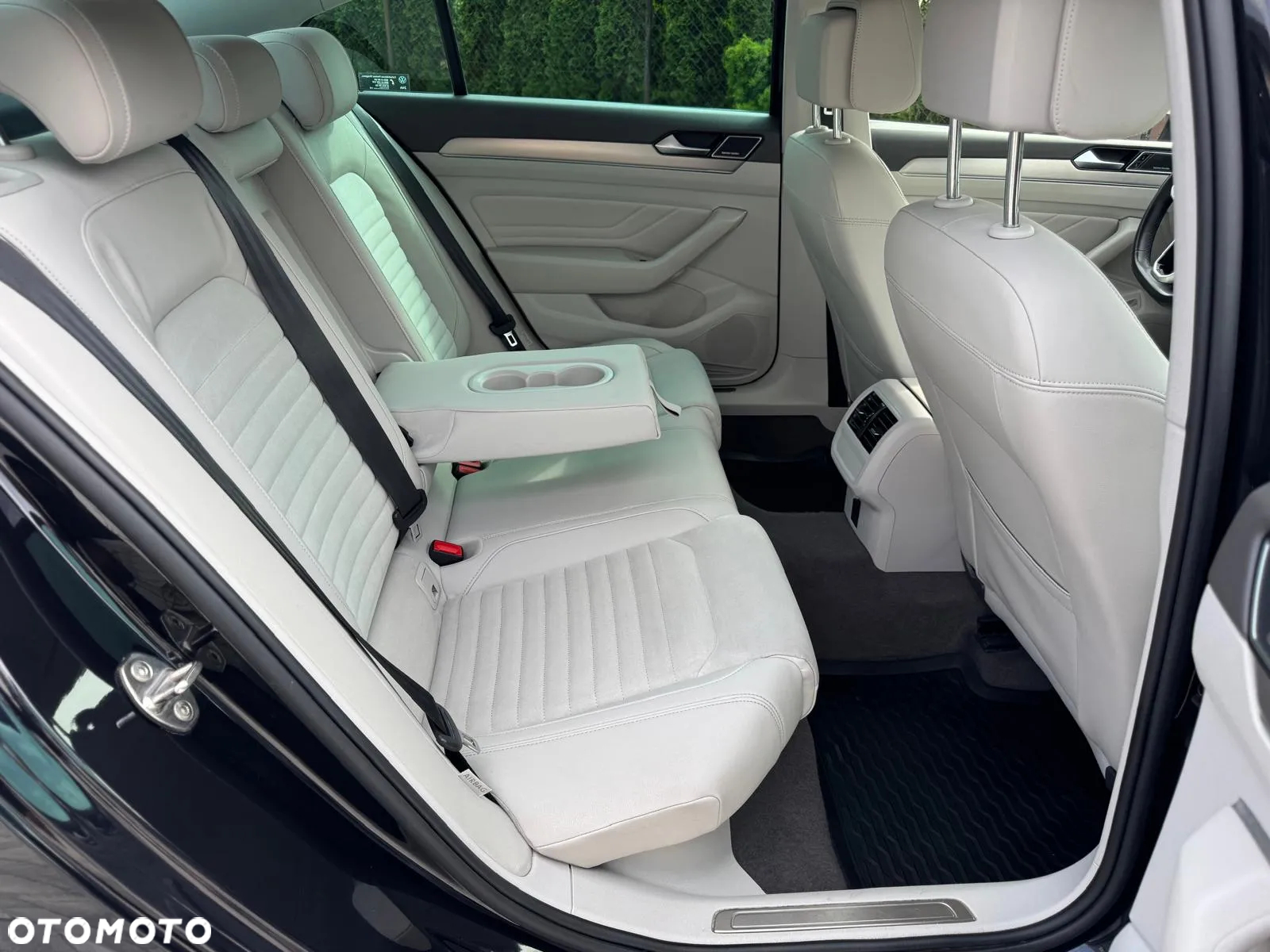 Volkswagen Passat 2.0 TSI Elegance DSG - 33