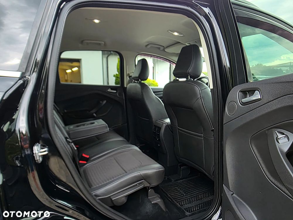 Ford Kuga 1.5 EcoBoost 2x4 Titanium - 28