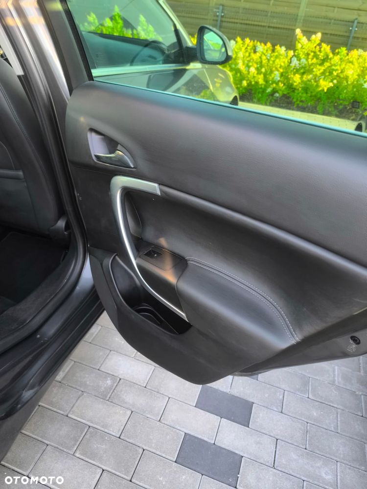 Opel Insignia 2.0 CDTI - 11