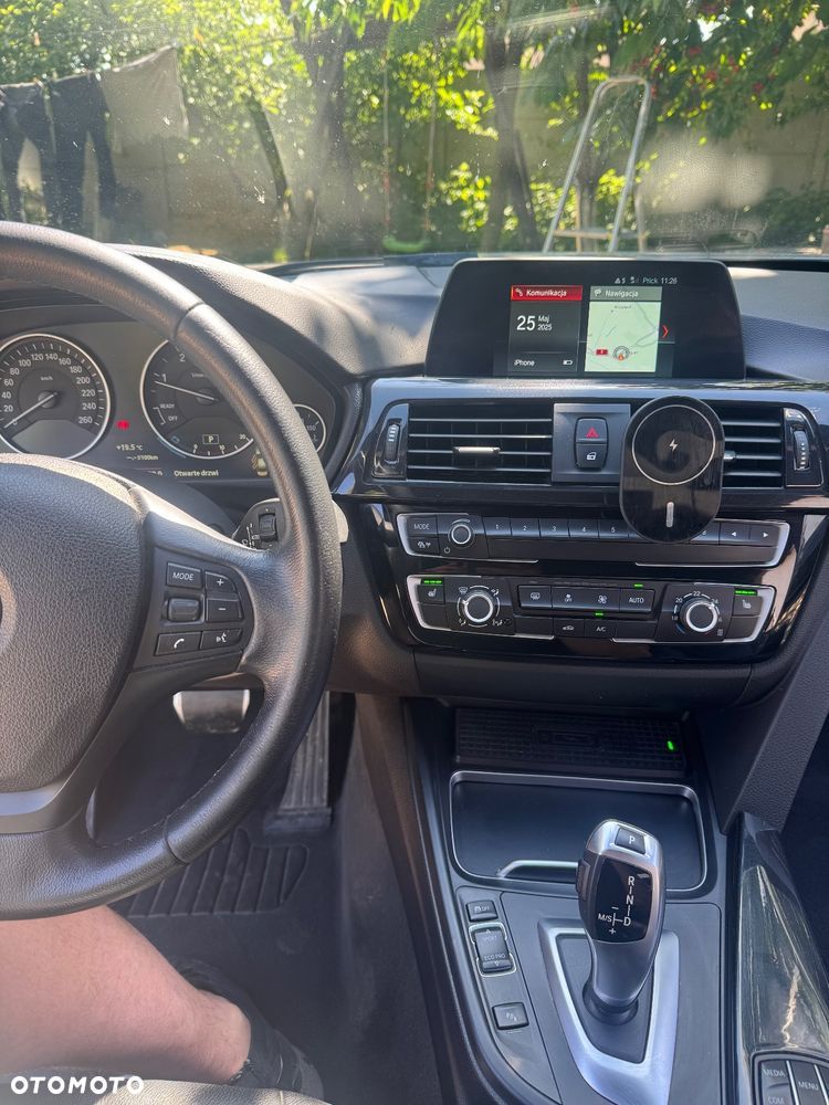 BMW Seria 3 318d M Sport - 12