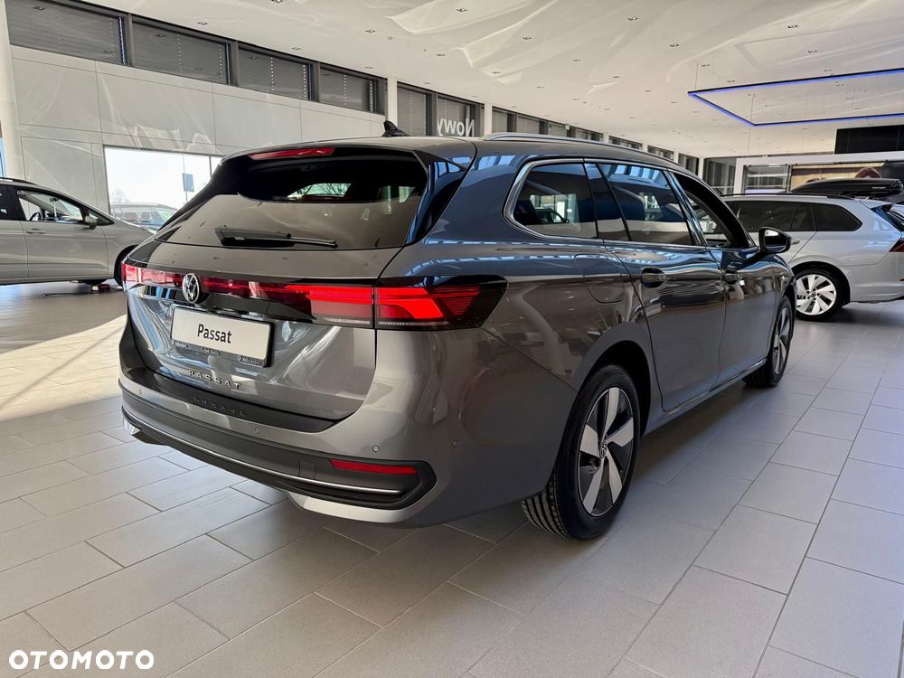 Volkswagen Passat - 4