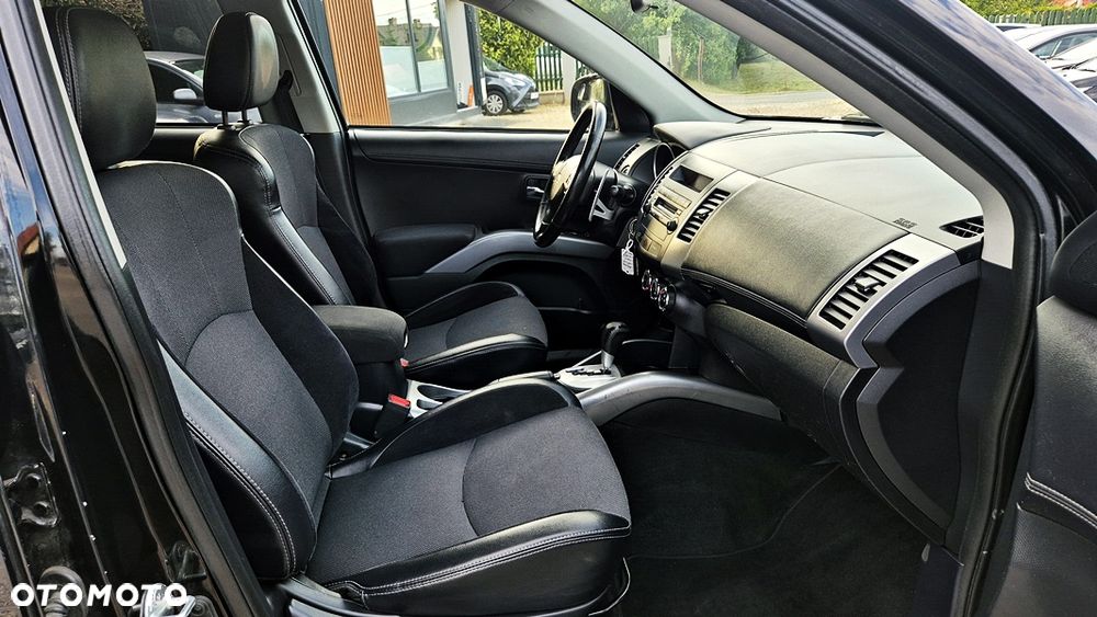 Mitsubishi Outlander 2.0 Intense 2WD EU5 CVT - 36