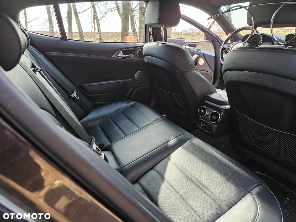 Kia Stinger 2.2 CRDI GT Line - 22