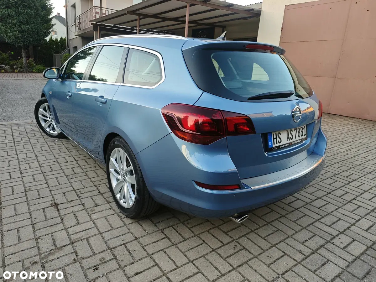 Opel Astra IV 1.4 T Cosmo - 3