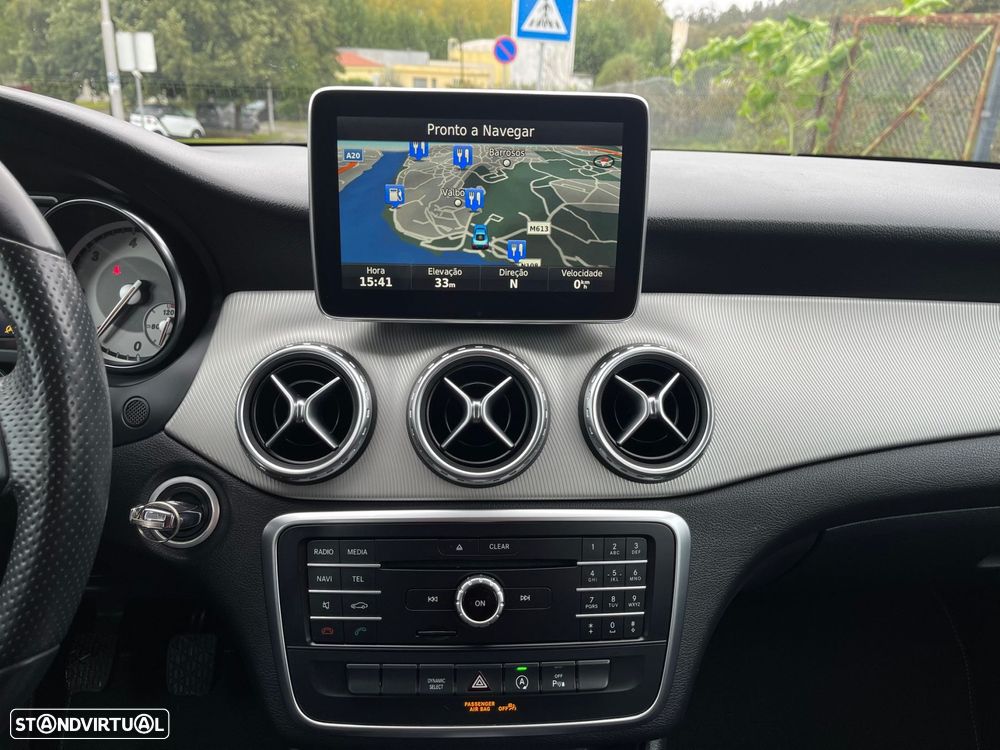 Mercedes-Benz GLA 180 - 21