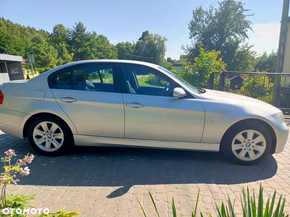BMW Seria 3 318i - 6