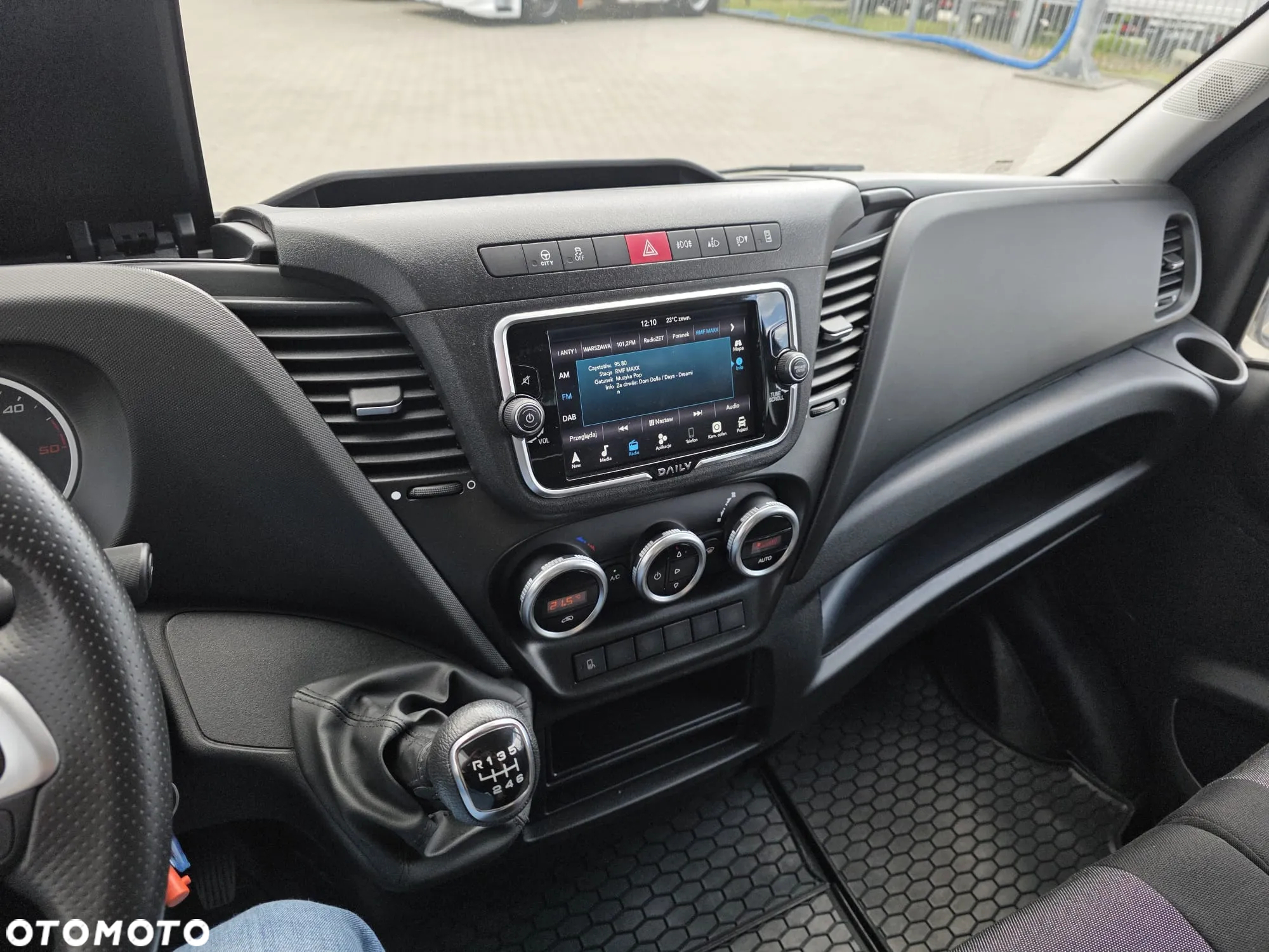 Iveco 50C18 Kontener z winda 1000 Kg 8EP Krajowy Ledy Nawigacja Wzmocniony - 12