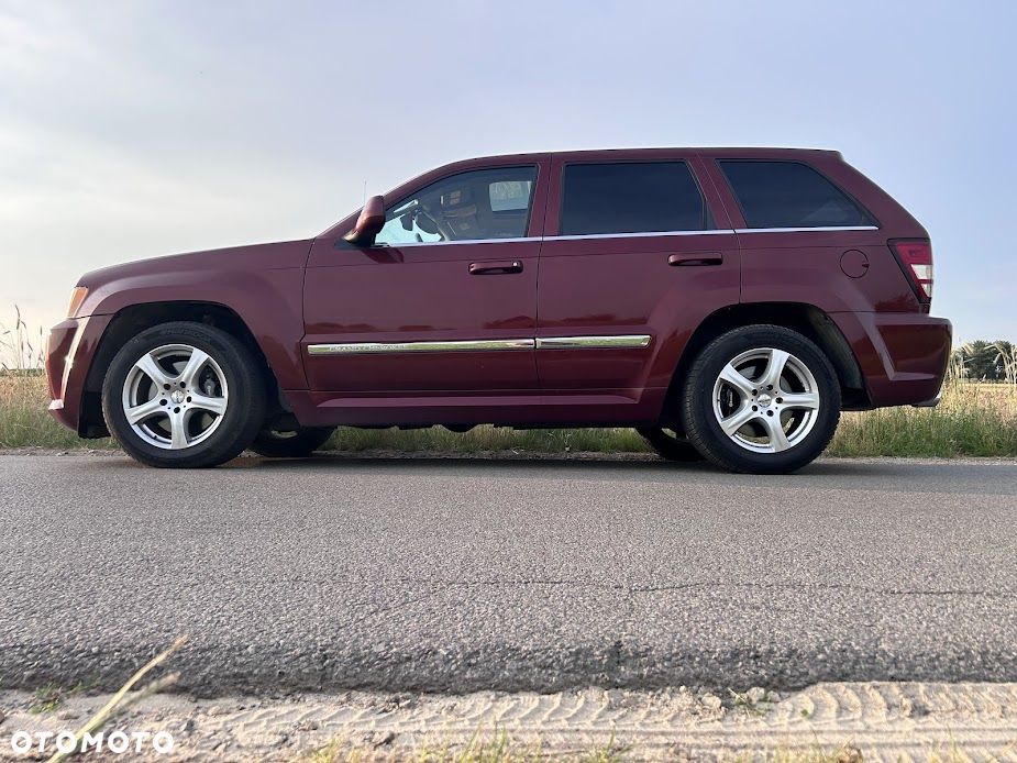 Jeep Grand Cherokee - 36
