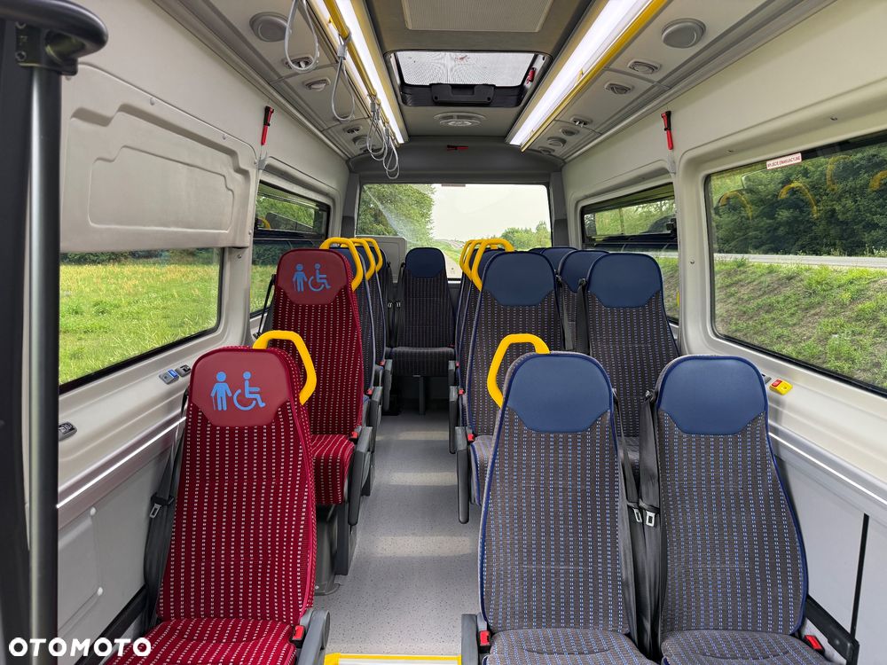 Mercedes-Benz Sprinter 517 - 25