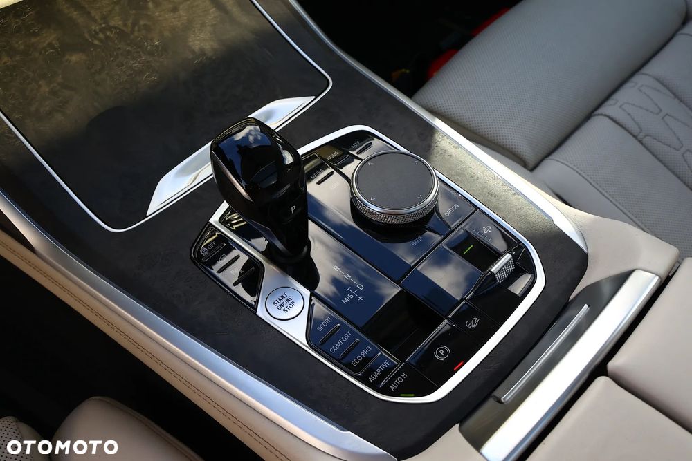 BMW X7 xDrive40d mHEV - 11