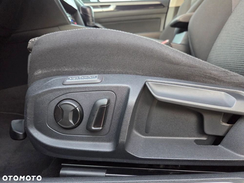 Volkswagen Arteon 2.0 TDI SCR Essence DSG - 26
