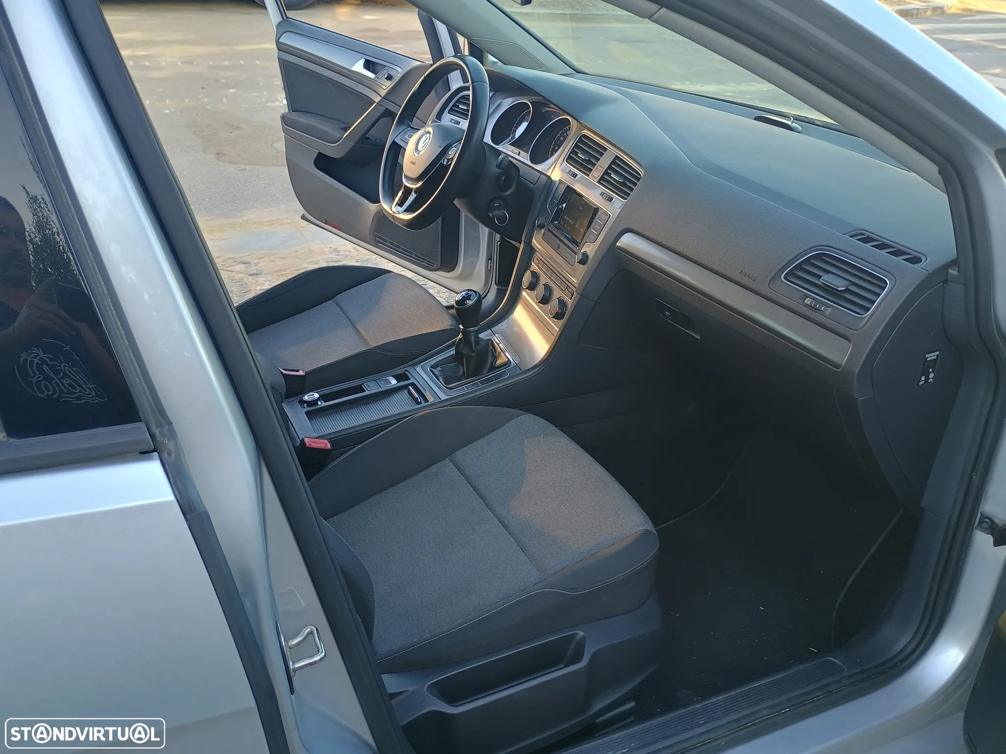 VW Golf 1.6 TDi Trendline BlueMotion - 13