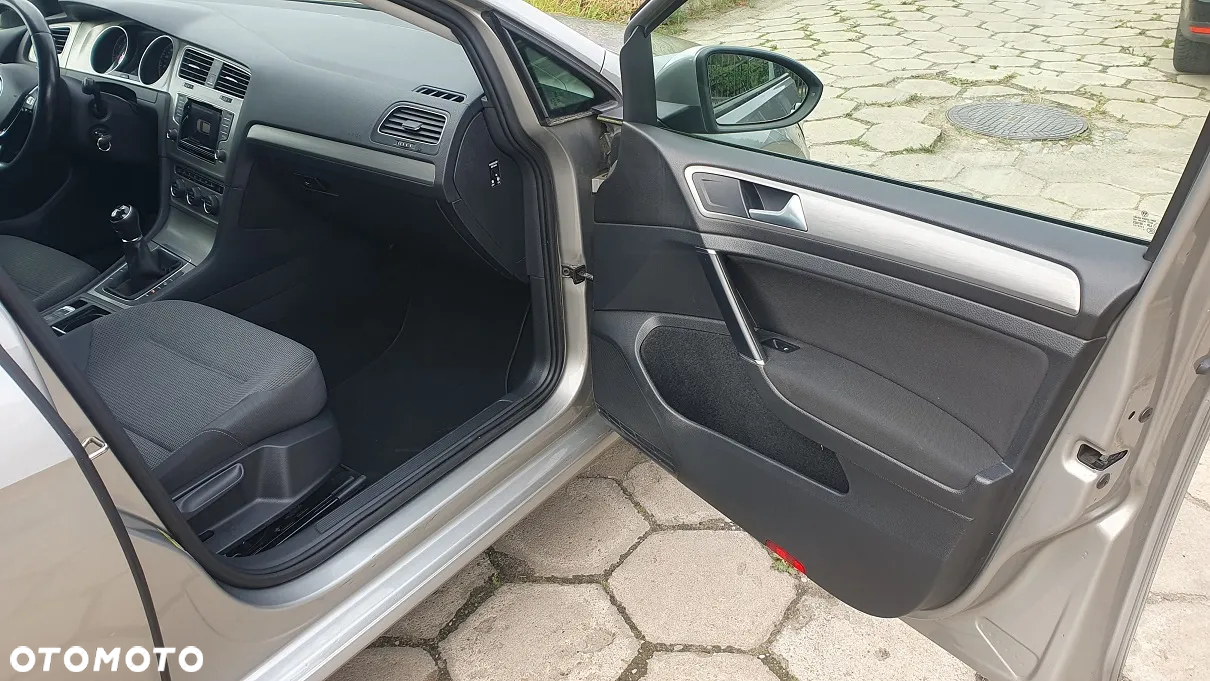 Volkswagen Golf - 5