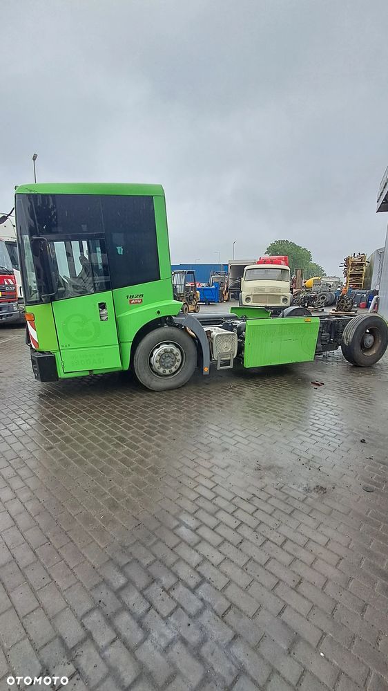 Kabina mercedes econic - 3