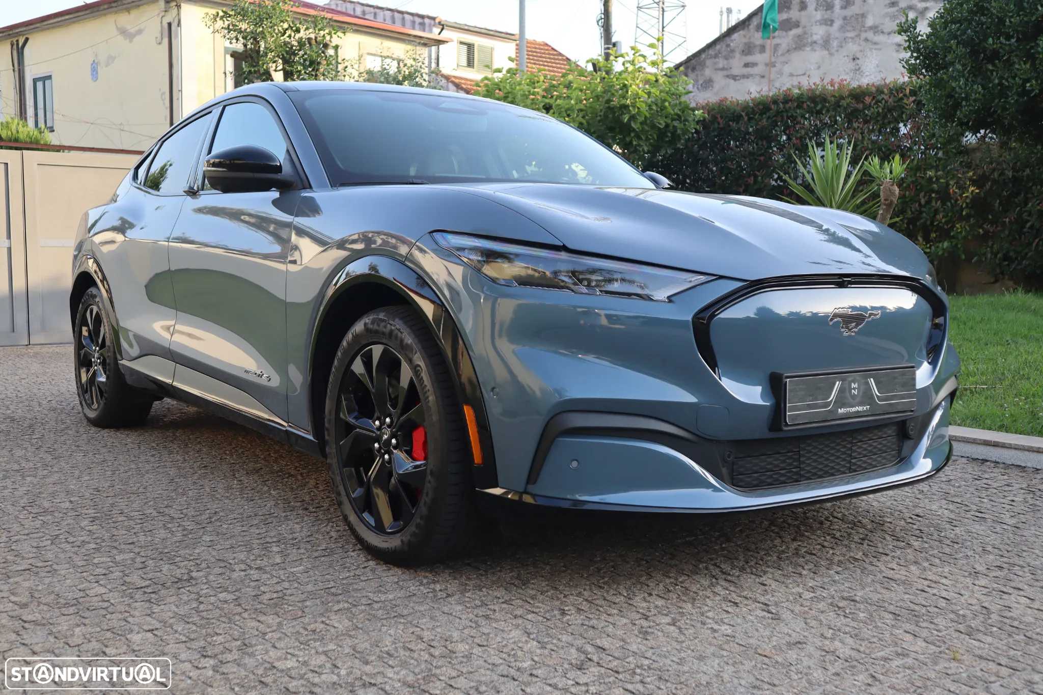 Ford Mustang Mach-E 75.7 kWh Premium AWD - 2