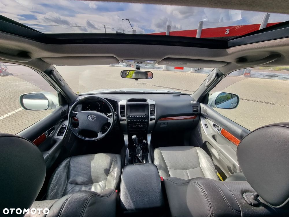 Toyota Land Cruiser - 1