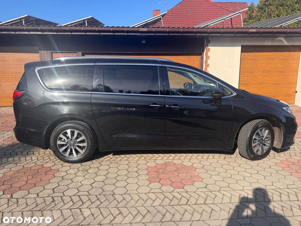 Chrysler Pacifica - 4
